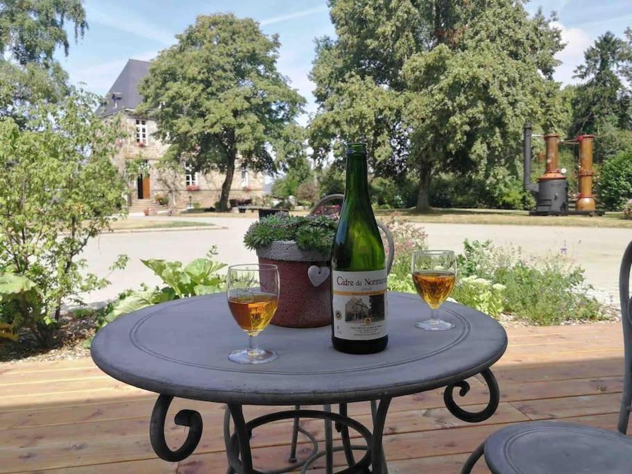 Gite Ferme Cidricole Et Laitiere Villa Magny-le-Desert Exterior foto